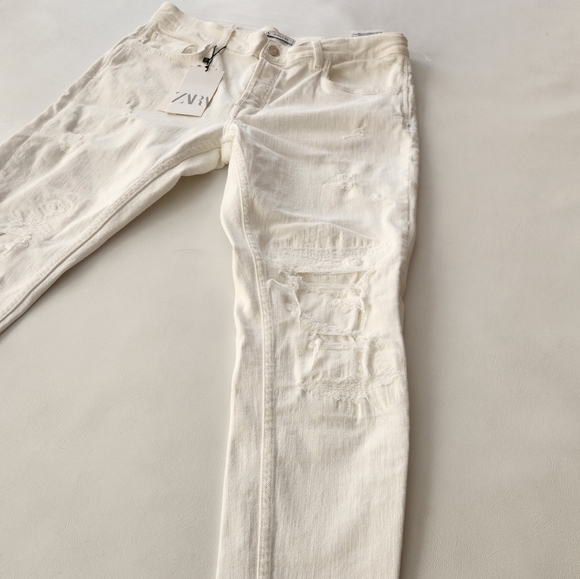 NWOT- Zara Men's White Distress Skinny Jeans - Picture 7 of 11